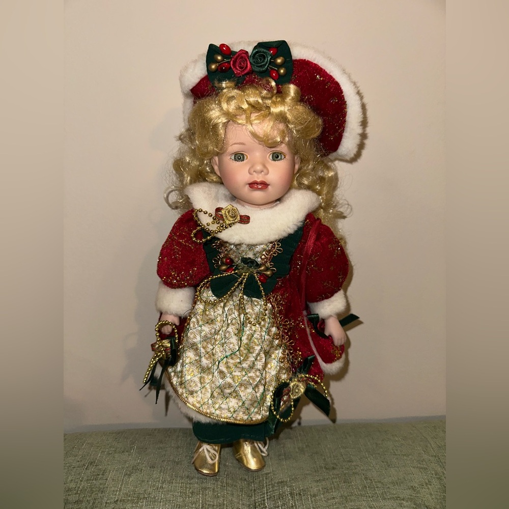 Vanessa Collection 2007 Christmas Porcelain Doll (Blonde, Blue Eyes)